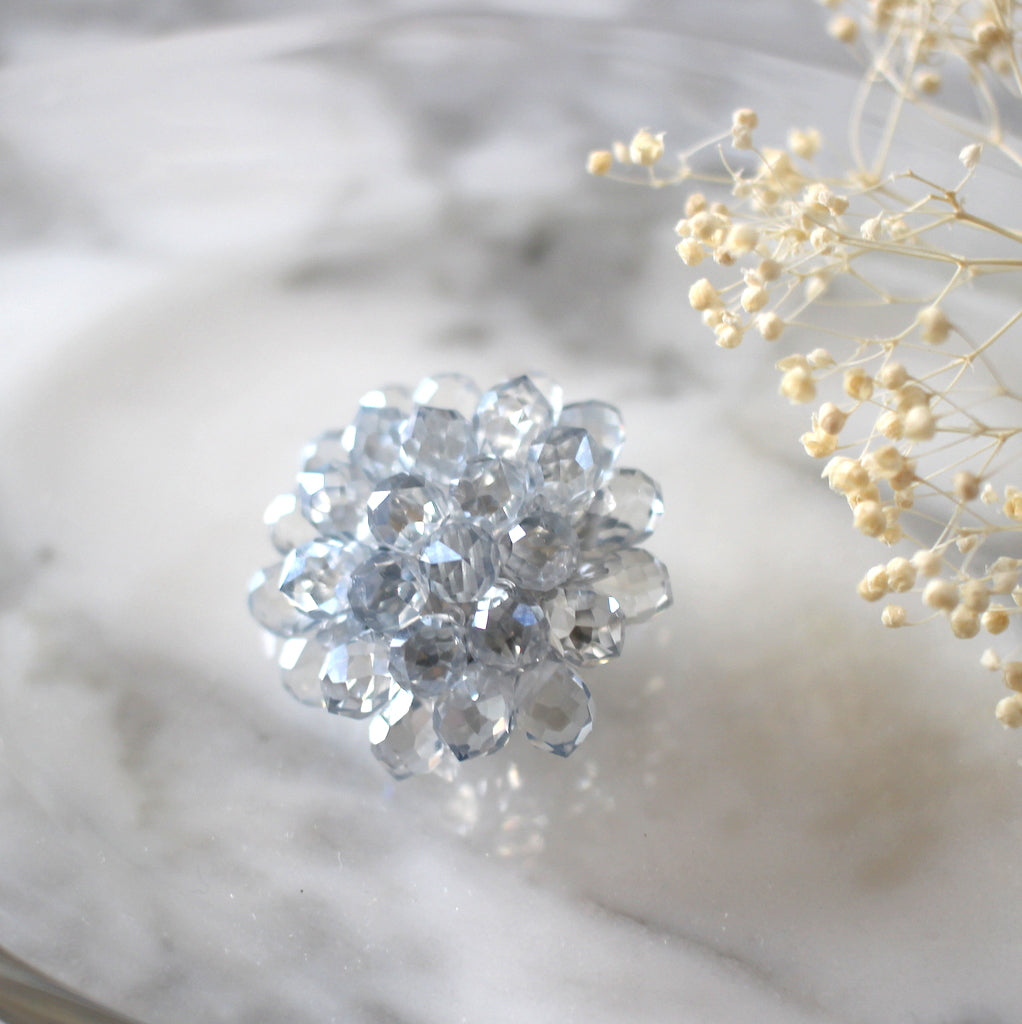 Sparkling Brooch〈blue-gray〉｜透明創造室（トウメイソウゾウシツ）