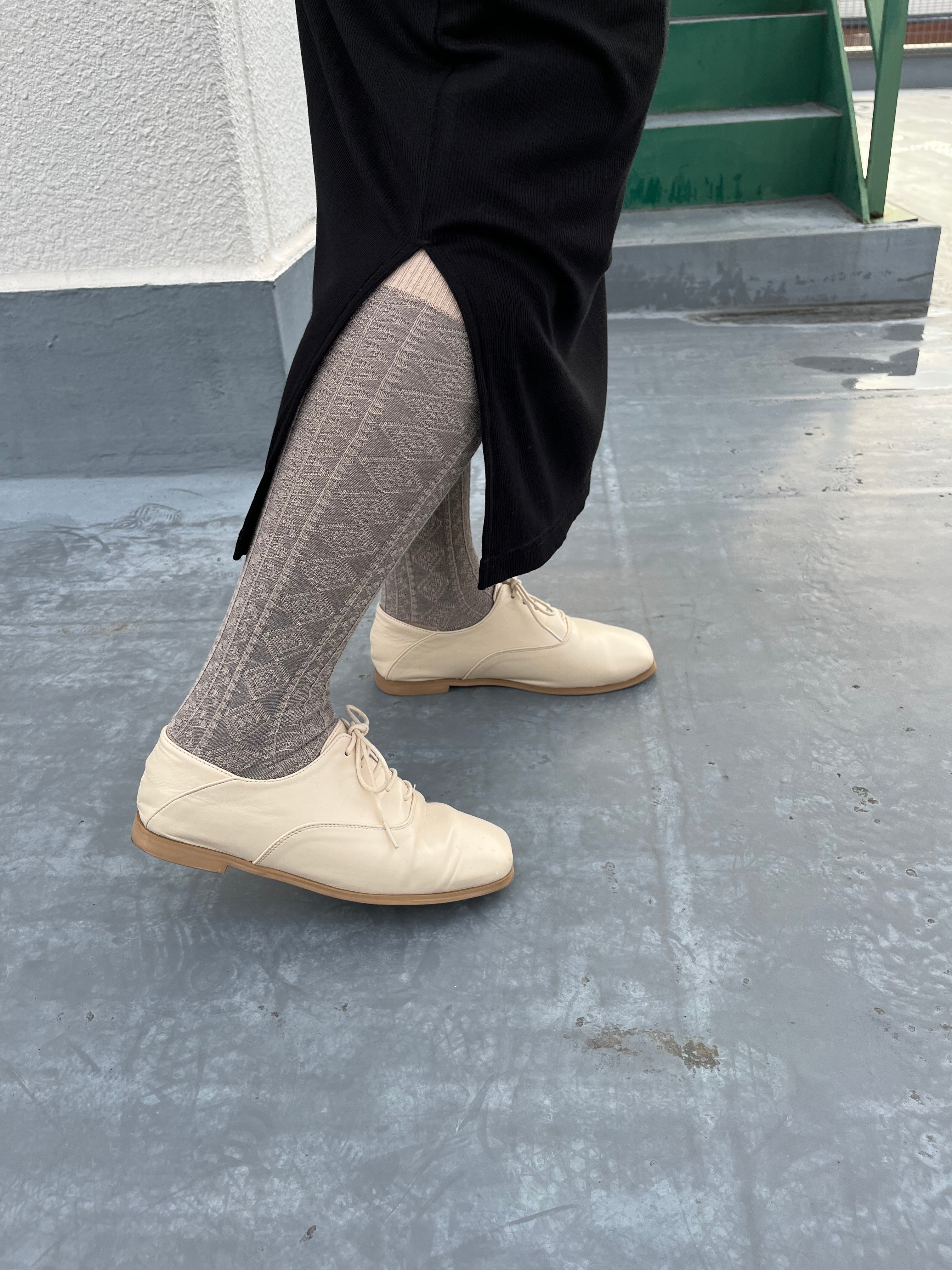 タイツのように履けるHigh socks (ジオメトリック柄)｜petit pas（プティパ）