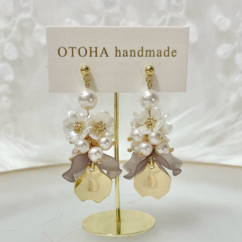 OTOHA handmade 小さなお花と花びらピアス/イヤリング｜OTOHA handmade（オトハハンドメイド）