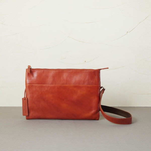 新入荷 トラベルシリーズ】オイルレザーサコッシュバッグ｜leather  