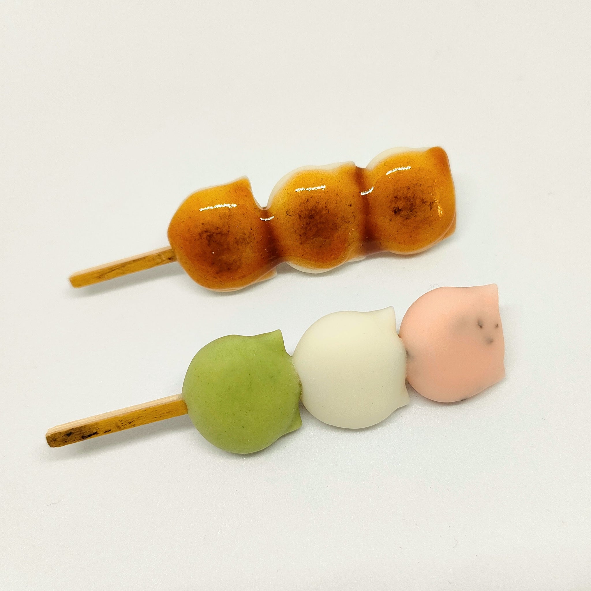 ねこ団子のブローチ｜ねこどんぶり – CHOOSEBASE SHIBUYA