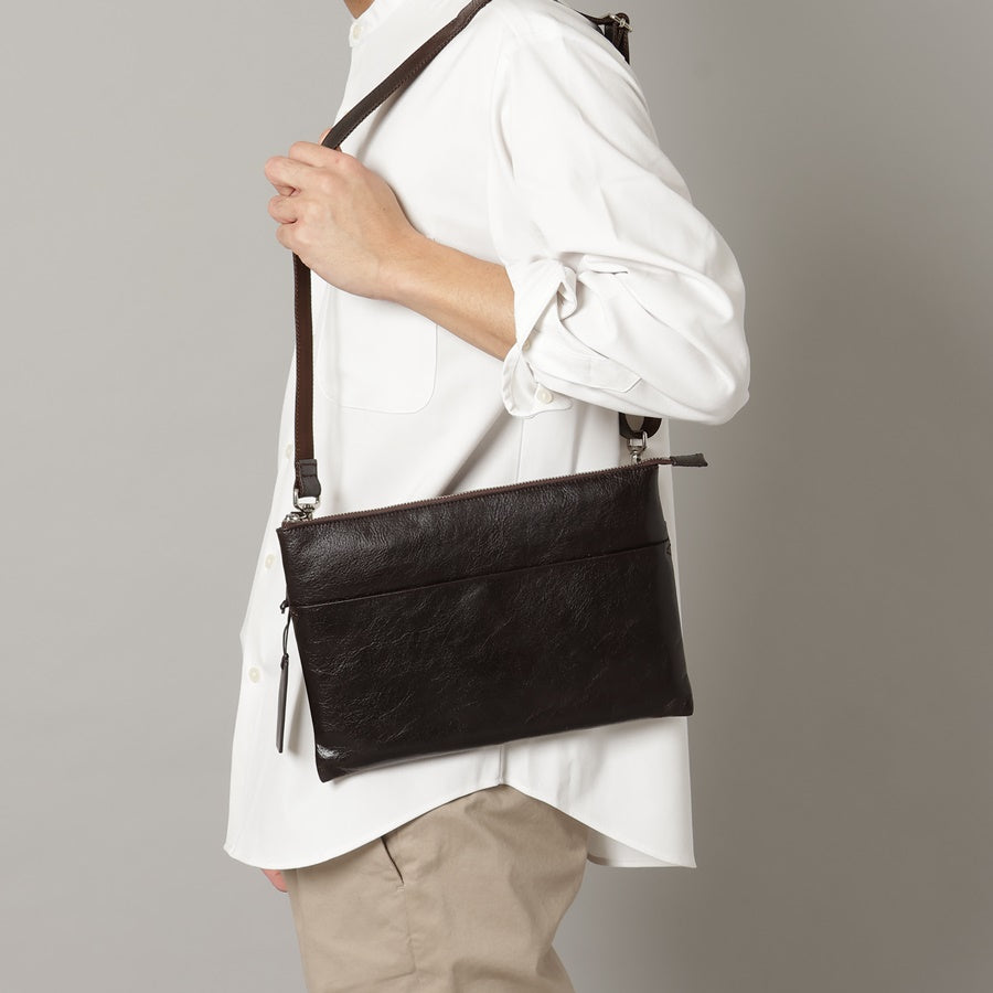 新入荷 トラベルシリーズ】オイルレザーサコッシュバッグ｜leather  