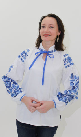 Ukrainian Embroidery Wear ”Mavka” 刺繡入りブラウス”Iris"｜Ukrainian Embroidery Wear ”Mavka”（ウクライナシシュウノアパレル　マウカ）