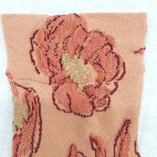 画像をギャラリービューアに読み込む, ソフトな糸を使った大きな花柄 socks｜petit pas（プティパ）
