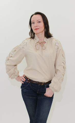 Ukrainian Embroidery Wear ”Mavka” 刺繡入りブラウス"Iris"｜Ukrainian Embroidery Wear ”Mavka”（ウクライナシシュウノアパレル　マウカ）