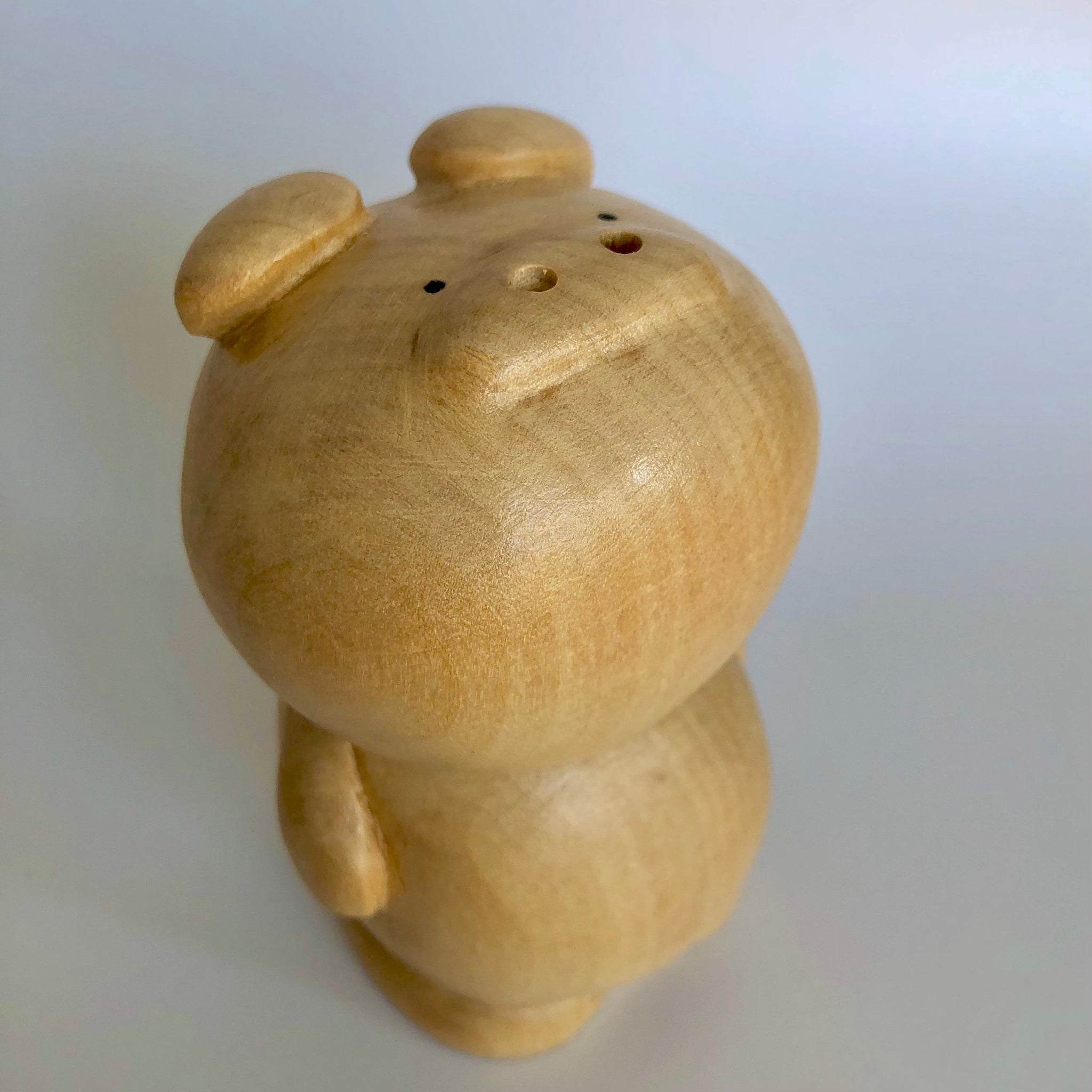 ようじが出る木彫りのブタ｜ケージー工房（ケージーコウボウ