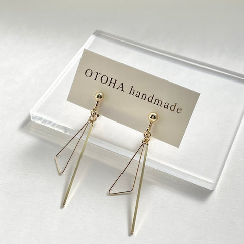 OTOHA handmade トライアングルとバーチャーム　ピアス/イヤリング｜OTOHA handmade（OTOHA handmade）