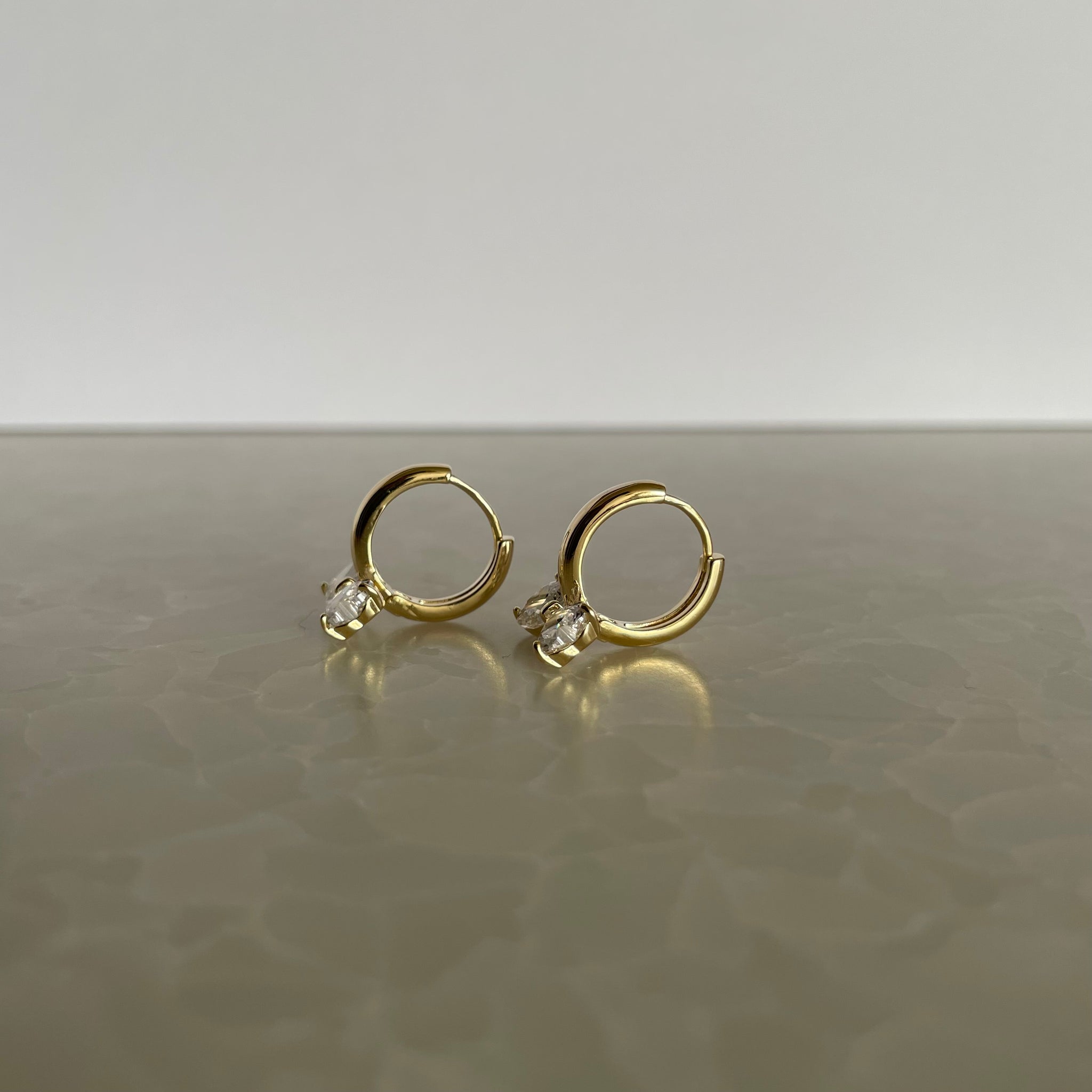 リボンワンタッチフープピアス｜Novedad.（ノベダ） – CHOOSEBASE SHIBUYA